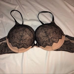 Victoria’s Secret 38C Bombshell Bra